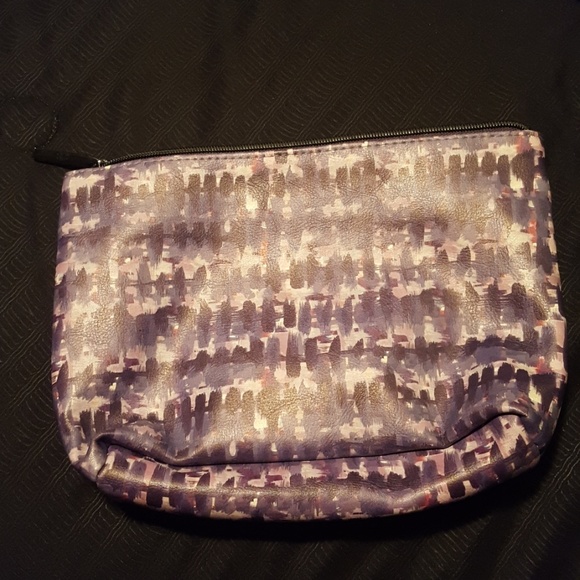 Halston bag. Purple print. NWOT - Picture 4 of 5